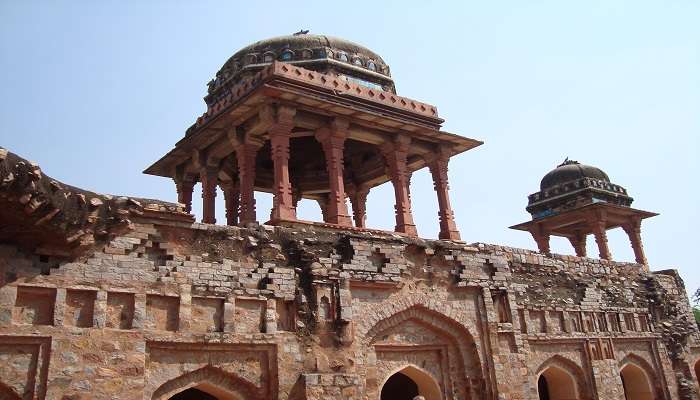 The view of Jahaz Mahal during the day