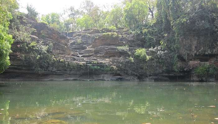 Choose the best time to visit the Pandav Falls