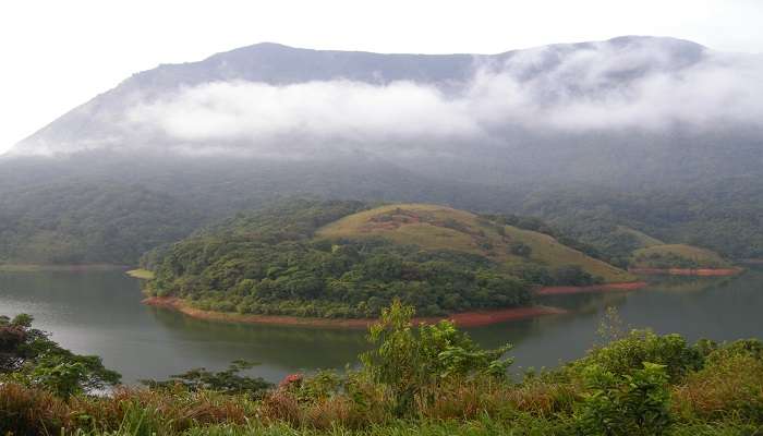 The post-monsoon months are the best time to visit Siruvani Dam, which is from late August through November.