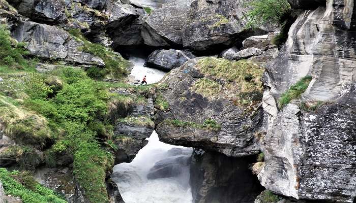 Bheem Pul on Saraswati River to experience the adventure and thrill.