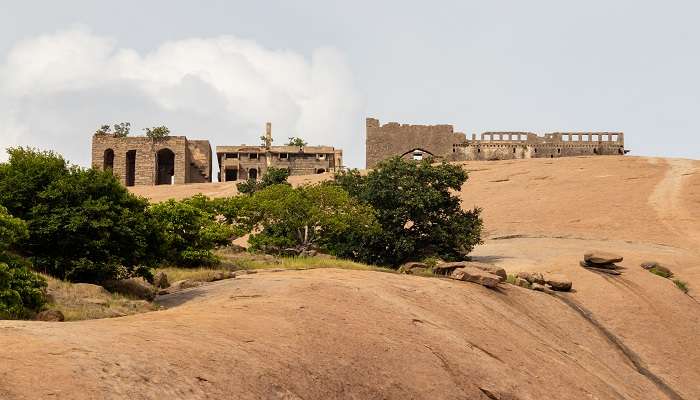 visit the fort during the available opening timings.