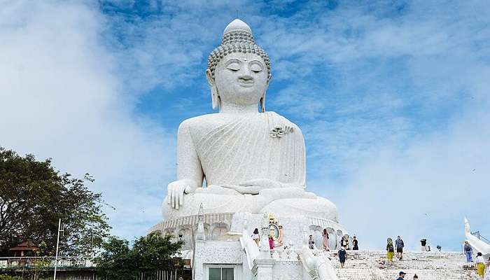A stunning view of the Big Buddha statue