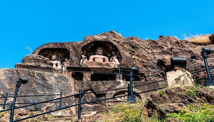 Bojjannakonda and Lingalakonda are two Buddhist rock-cut caves on adjacent hillocks.