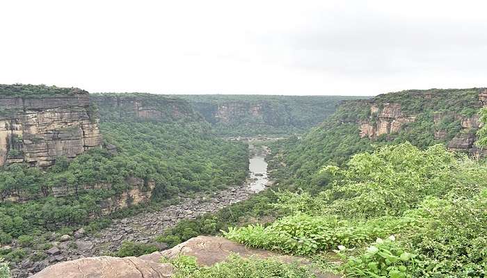 Immerse in the beauty of mesmerizing Chachai Falls near Bahuti Falls