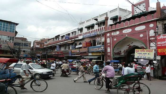 Chandni Chowk, near Khooni Darwaza is a busy marketplace that one should not miss.