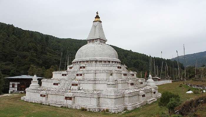 Chendebji Chorten stupa near Trongsa.