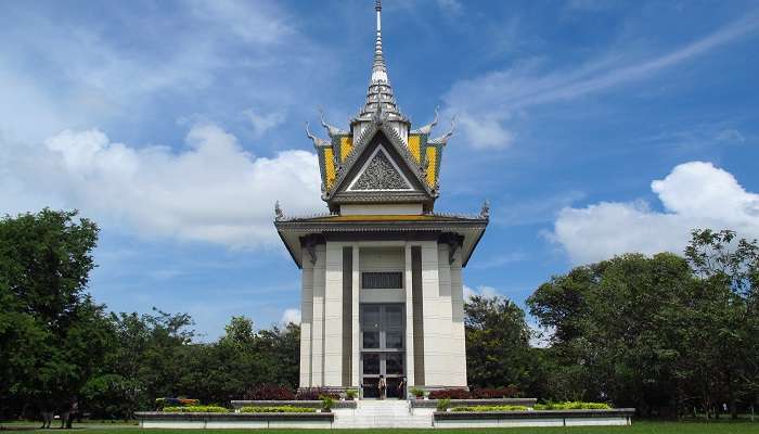 Cheung Ek Killing Field represents the cultural heritage and history of Cambodia and it is near Tuol Tompoung Market