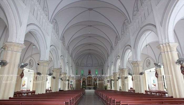 visit the Cho Quan parish church and create beautiful memories.
