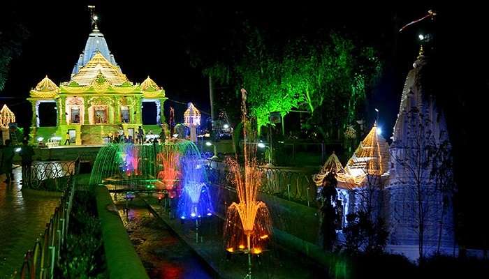 Click moments of spiritual enlightenment at Kayavarohan Temple.