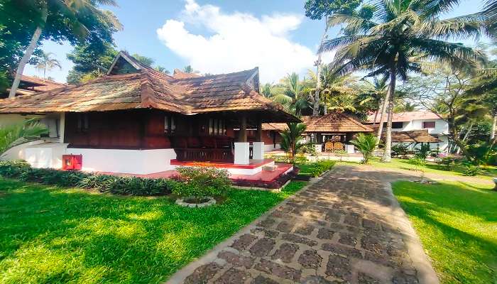 Hotels Near Aluva