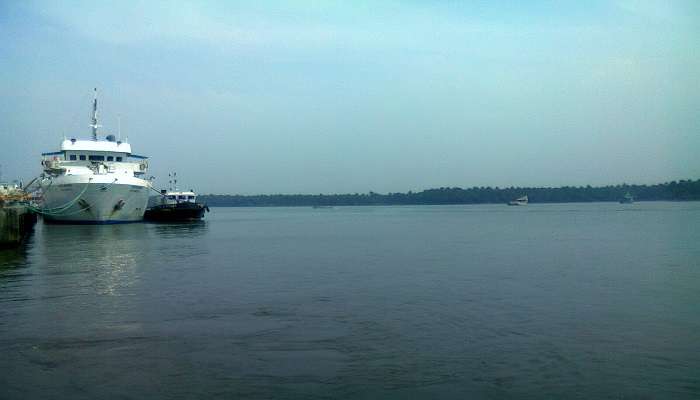  A passenger ship leaving the Beypore port for Laccadive Islands