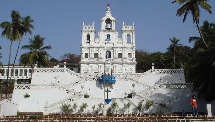 Église Notre Dame de l’Immaculée Conception, C’est l’une des meilleurs endroits à visiter dans le nord de Goa