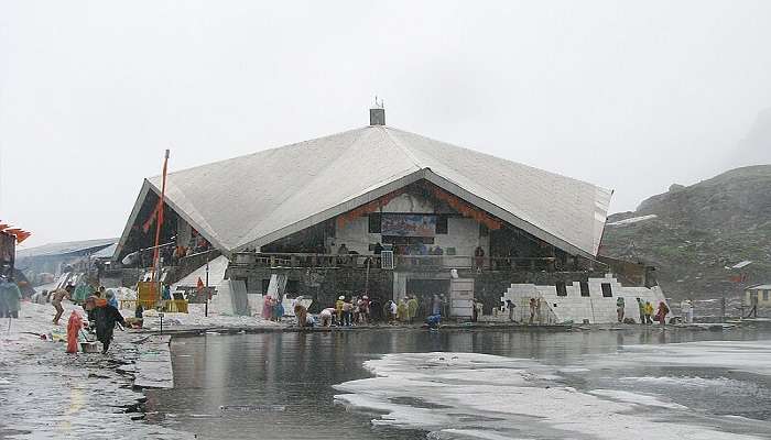 There is always calmness, so witness the divine snow-clad Hemkund Sahib in winter.