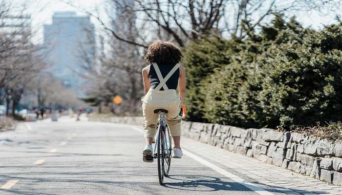 have fun at the cycle riding in Hanoi.