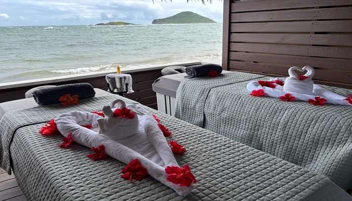  Relax your muscles with a spa day on Agonda Beach