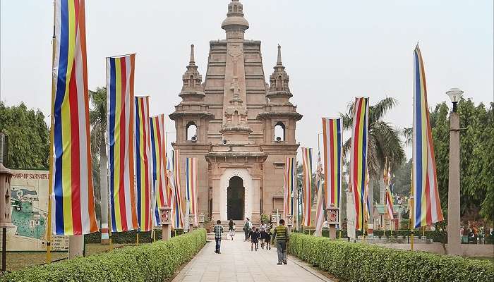 Huge entrance of the Buddhist temple of Sarnath.