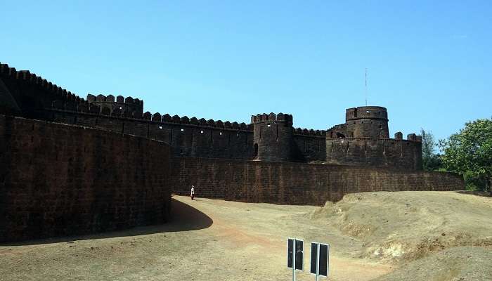 Mirjan Fort ramparts