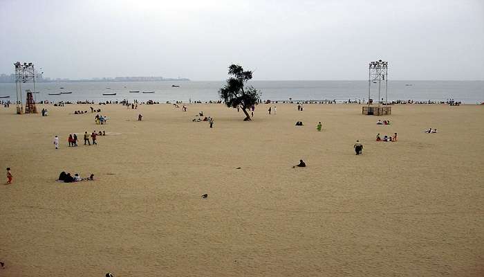 Chowpatty is one of the best places to visit in Mumbai with friends.