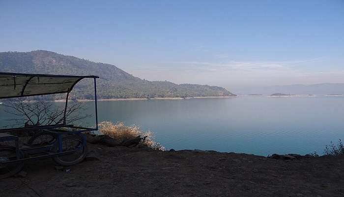 Gobind Sagar Reservoir is one of the best places to visit near Bhohat Kasol