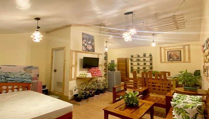 Peaceful family-friendly hotel in Nittambuwa—ideal for relaxing holidays with children.