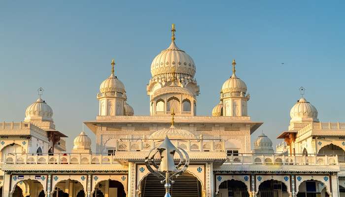 Step into the spiritual sanctuary of Guru ka Taal—a symbol of Sikh courage.