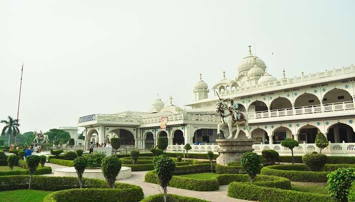 Explore the historical richness of Guru ka Taal in Agra today!