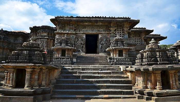 An entrance into the Hoysaleshwara temple in Halebidu