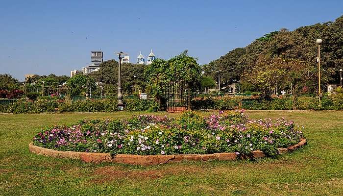 Walk through the beautiful Hanging Gardens in Mumbai with friends