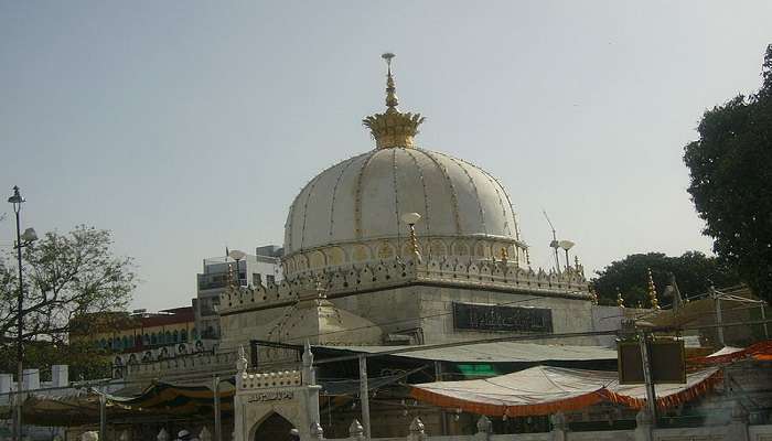 Ajmer Sharif Dargah showcases a blend of Indo-Islamic architecture