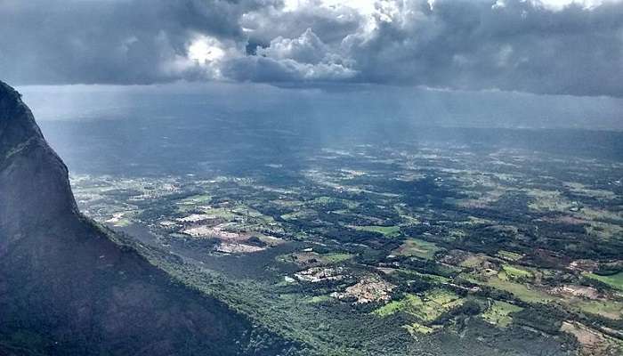 Seethargundu Viewpoint on a cloudy day