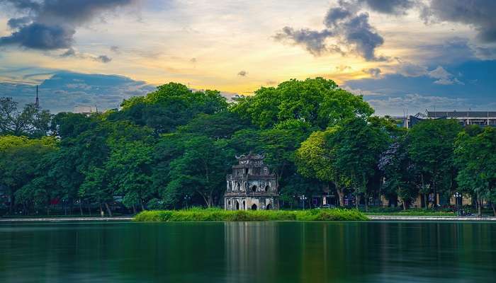 Hoan Kiem Lake is among the most famous ​​places to visit in Hanoi Old Quarter.