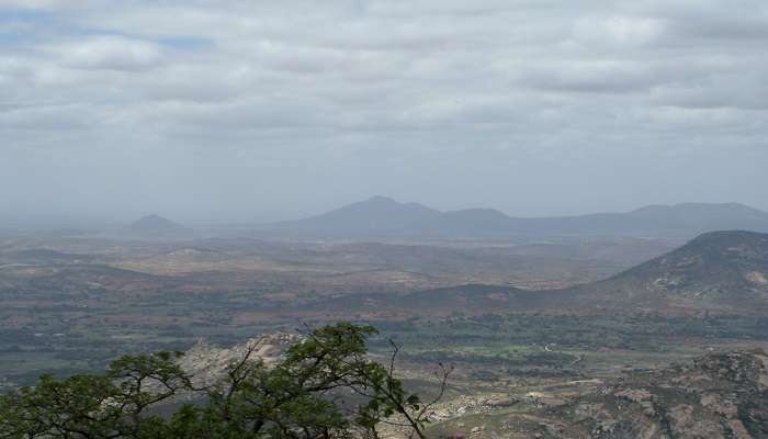 A panoramic landscape view of Horsley Hills with lush green trees, places to visit near lepakshi