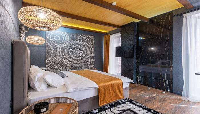 Enjoy a comfortable and rejuvenating stay at Hotel Kasauli Inn