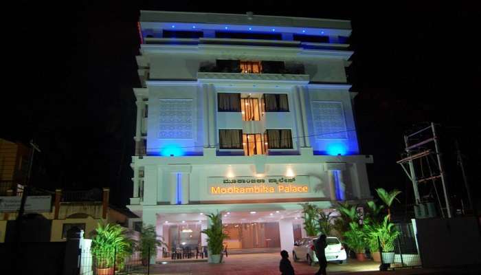 The hotel Mookambika Palace provides king-size luxuries on a budget friendly Homestays Near Mookambika Temple