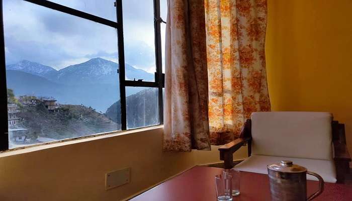 Comfortable rooms in hotel Peace and Palace, one of the best Hotels in Pipalkoti Uttarakhand
