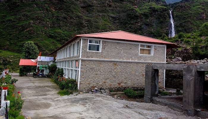 Hotel Shivalik is one of the best hotels in Gopeshwar Chamoli and a well-equipped hotel.