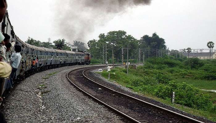 reach to the Rajiv Gandhi Park Vijayawada by train. 