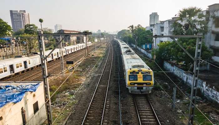 One can reach the Rangji Temple via Train