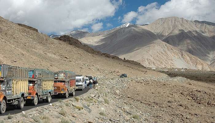You can reach the lake by cab to Tso Moriri Lake in Ladakh