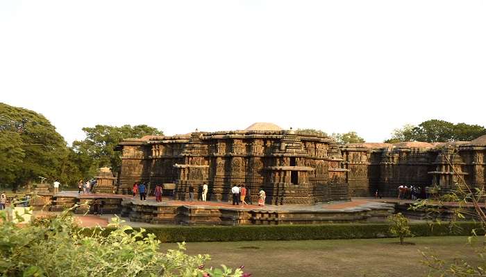 The panoramic outer view of the temple complex, an architectural masterpiece to visit near Chamarajeshwara temple