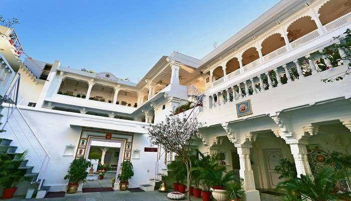 The Jagat Niwas Palace Hotel provides a range of facilities for people with disabilities