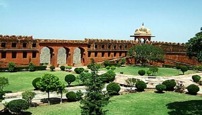 The Jaigarh Fort is a fort which is very similar to the Amer fort in design.