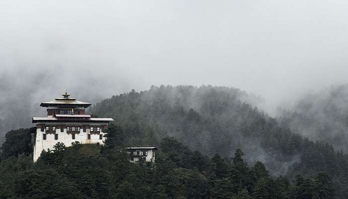 An amazing view of Jakar Dzong