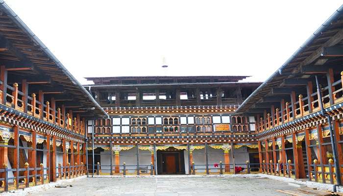 Jakar Dzong, a must-see attraction in Jakar Bhutan