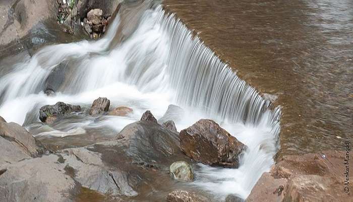 Kalhattigiri Falls is one of the famous places to visit in Kemmangundi