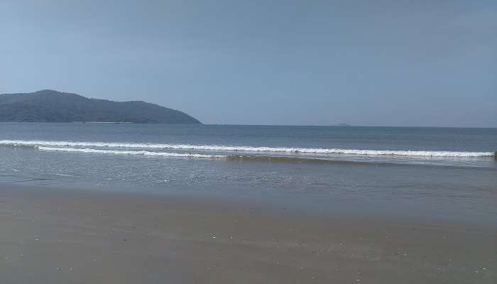 Look at the scenic Karwar beach