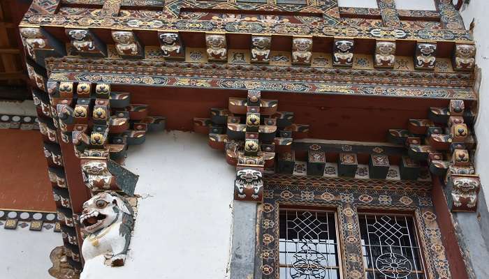  Kumbu Lhakhang, a historic Buddhist temple near Gangtey Monastery. 