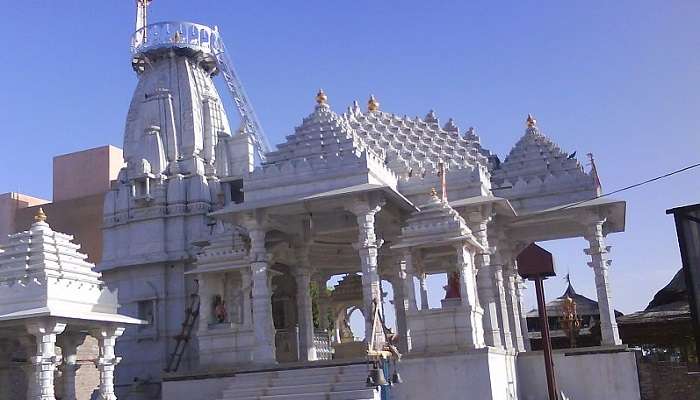The temple of Kundeshwar Dham 