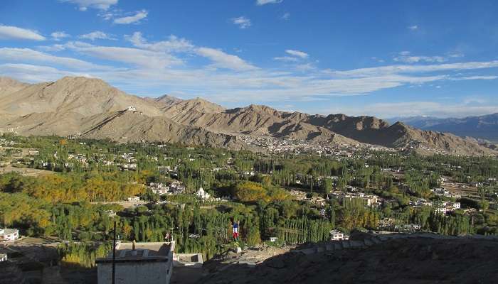 Do trekking at the leh.