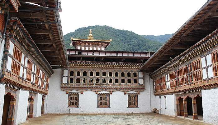 The complex of Lhuentse Dzong with vibrant motifs